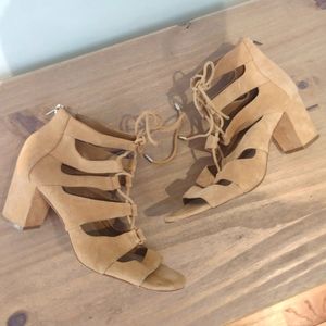 Lord & Taylor 424 Fifth tan suede heeled sandals 9.5